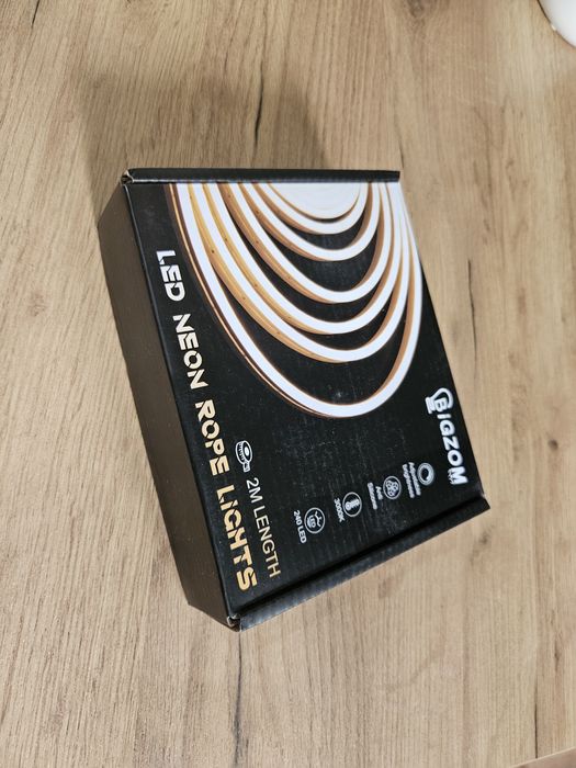 Listwa led z kablem pod kontakt