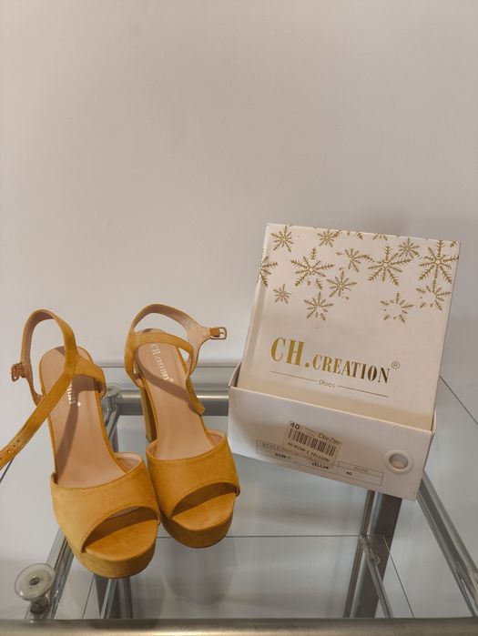 Buty na obcasie DeeZee 40
