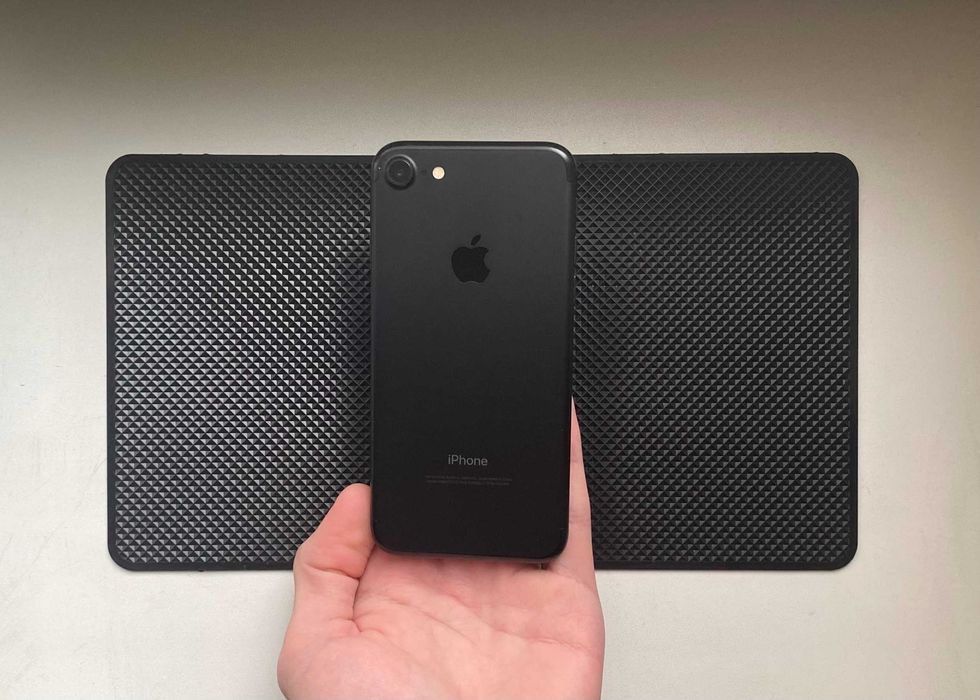 Превосходный - iPhone 7 - 32 гб - 89% АКБ - NEVERLOCK - BLACK