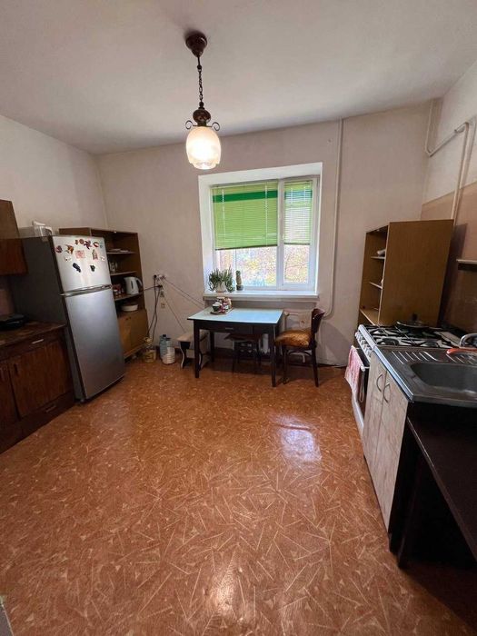 Продам будинок 204 м², ділянка – 10 соток у Великодолинському