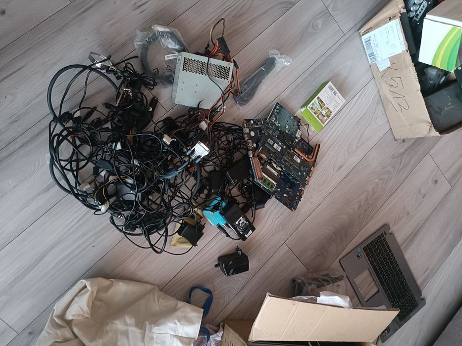 Laptopy hotair kamera kinect nawigacje wkrętarki kamery glosnik