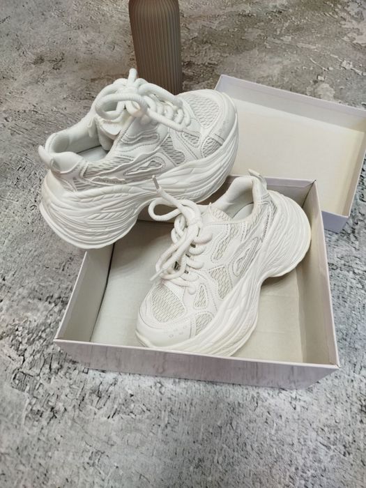 Дитячі кросівки 35 і 36 розмір