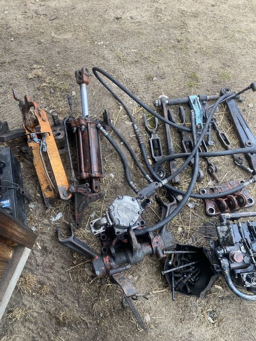 Фіксатор Навіски МТЗ-80/82. Розподільник/Трубки МТЗ.