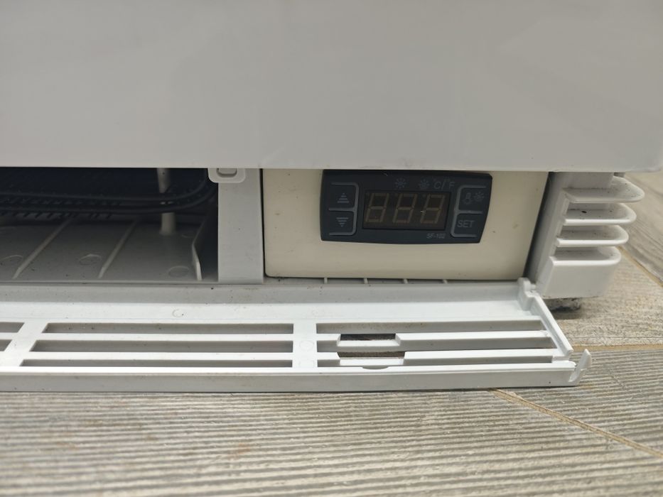 Холодильна вітрина кондитерська Metro GGC2078