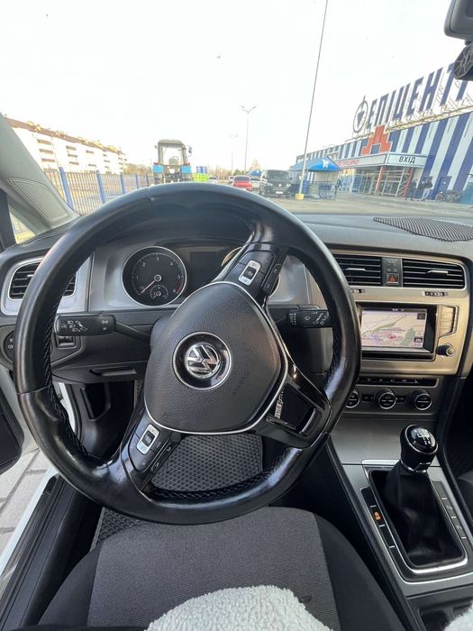 продам авто Фольксваген Гольф7 2014р.1.6