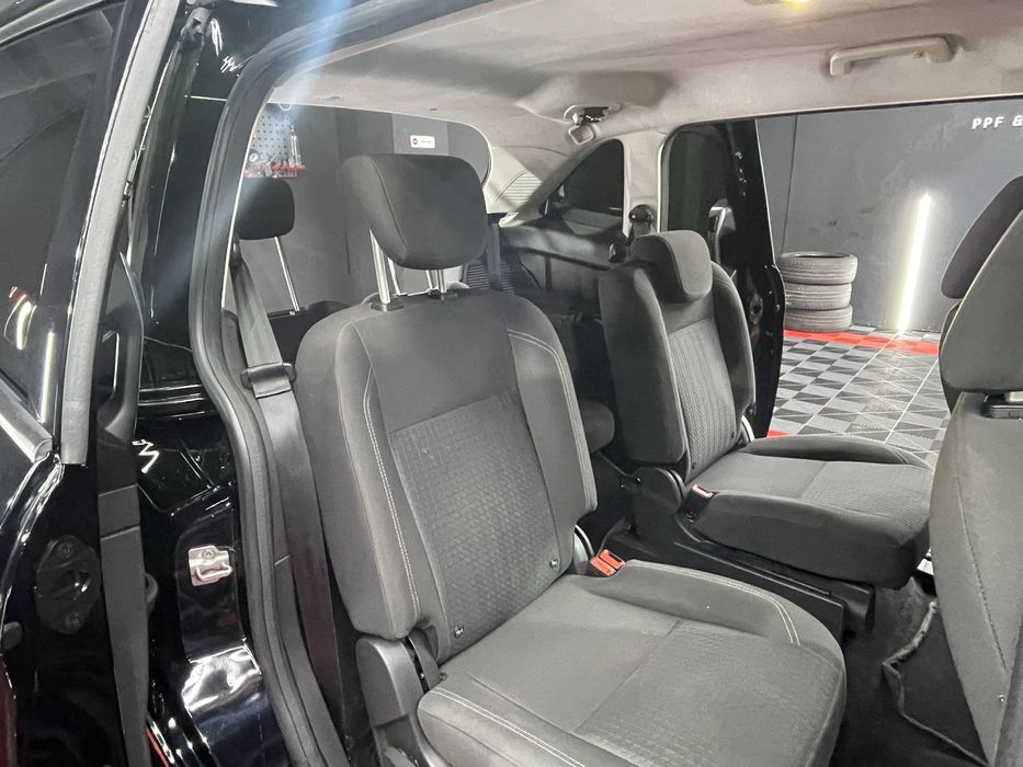 Ford Grand C-Max 2019     Troco Por Renalt ZOE 2021