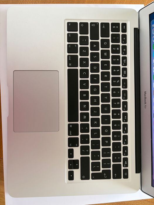 MacBook Air 13,3 cala, Intel Core i5 1,4 GHz/4GB/128GB