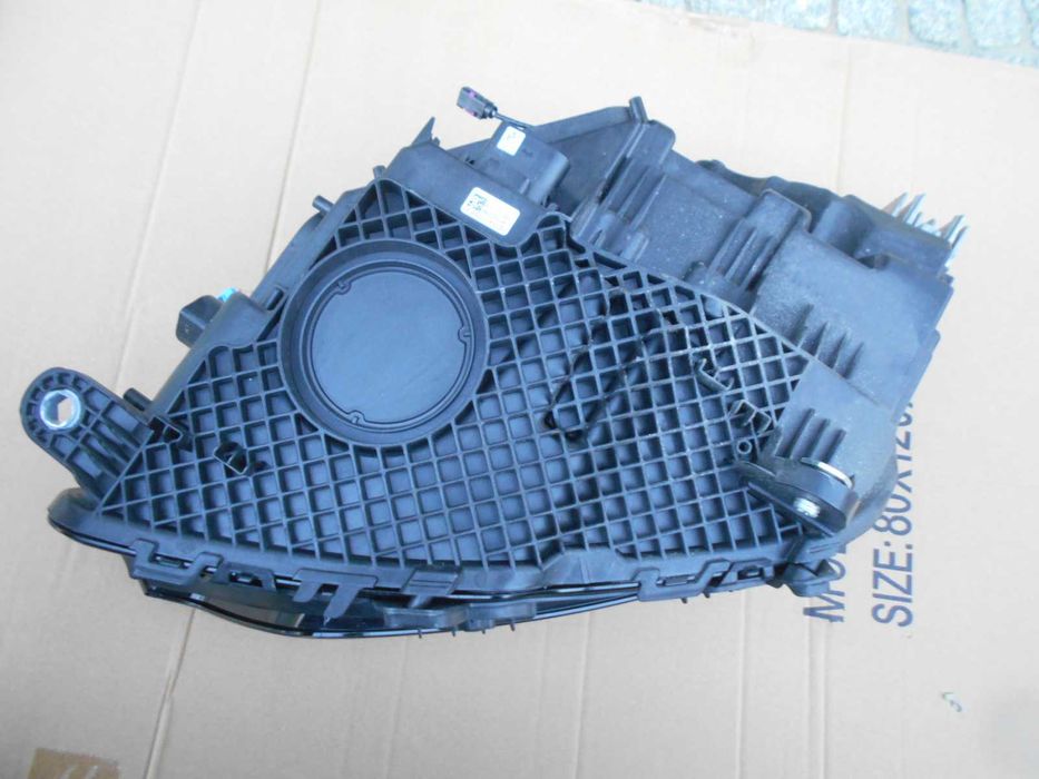 Farol direito led Mercedes GLC 2022 W254