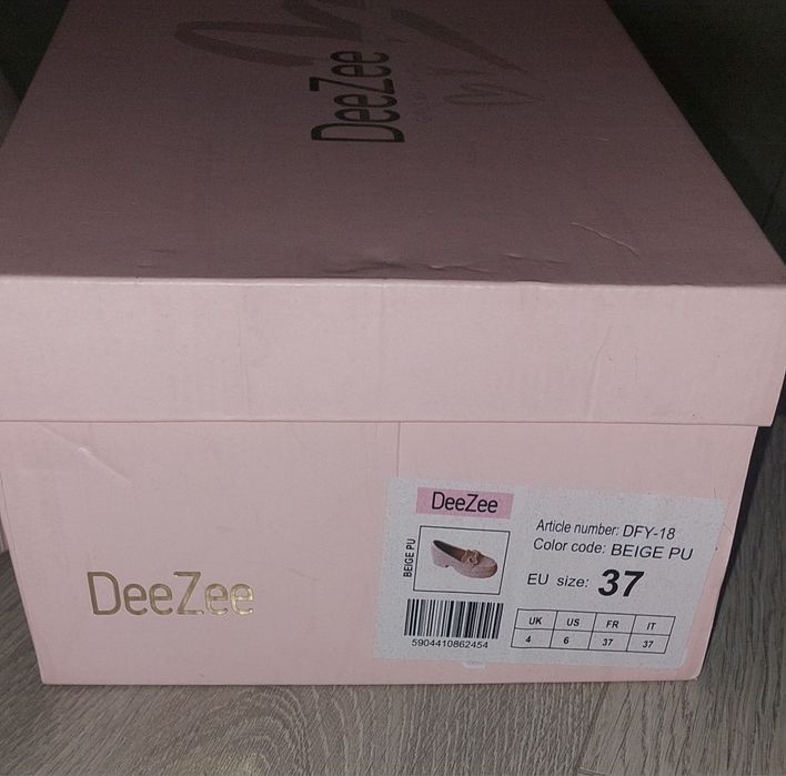 Nowe mokasyny damskie DeeZee r.37