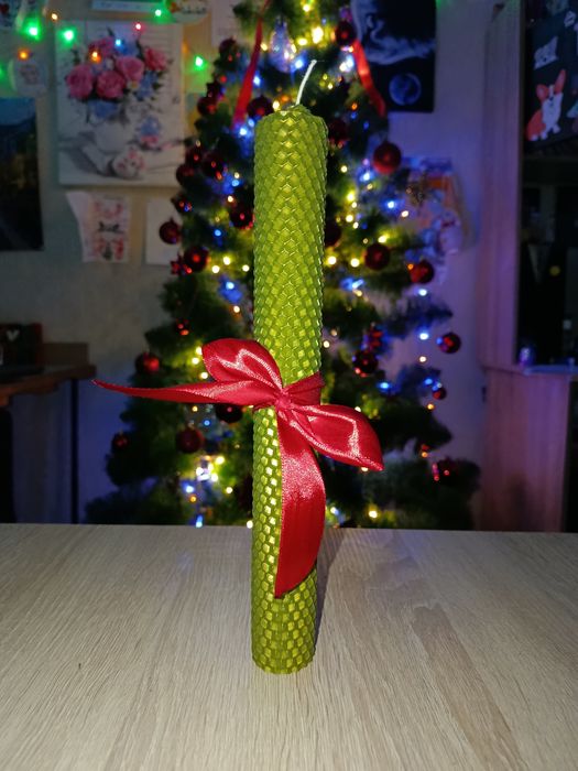 Свічка з вощини ручної роботи