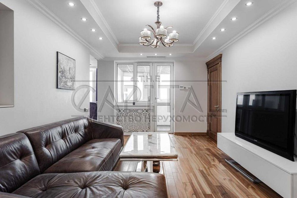 Продаж квартири з панорамним видом на Дніпро в ЖК ParkStone, Оболонь