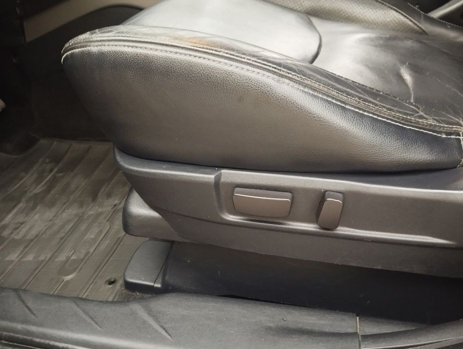 Продам PEUGEOT 4007,4x4, 7-місна,2.2 dizel, рідна фарба!