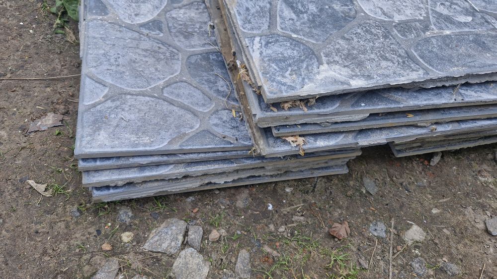 Продам плитку під камінь, 18 шт.Б/у