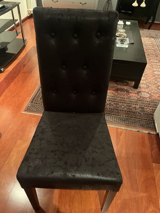 Cadeiras pretas muito bom estado 30 euros cada uma- tenho 6