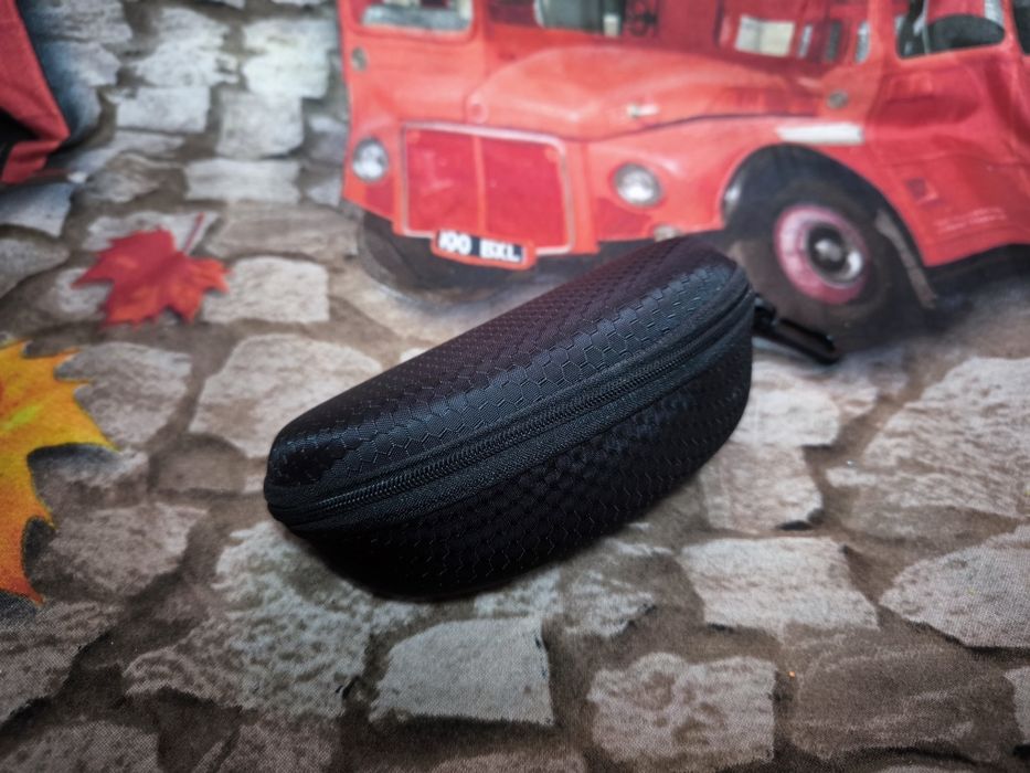 Okulary przeciwsłoneczne bezramkowe + etui