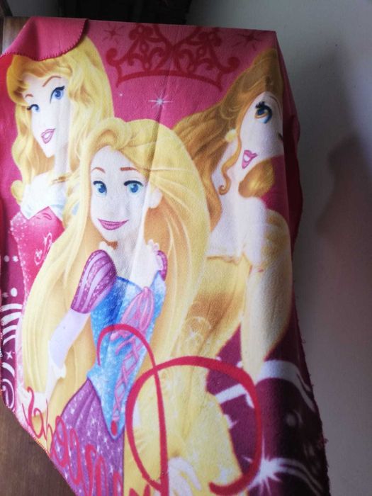 Manta das princesas Disney, em perfeito estado