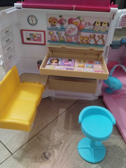 Karetka Barbie z wyposażeniem