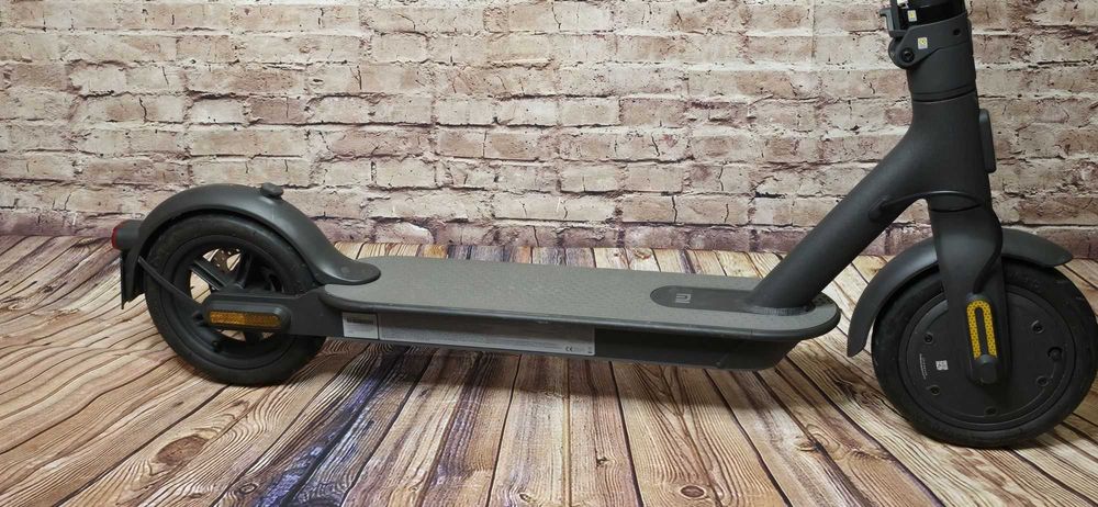 Электросамокат М365 Xiaomi Mi Scooter Essential