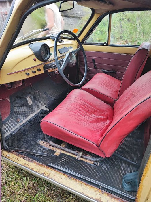 Samochód Syrena 105