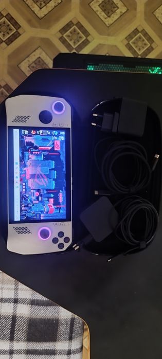 Asus ROG Ally Z1 EXTREME 512 GB + док станція + захисний чохол