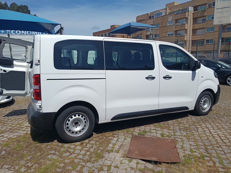 Opel Vivaro 9 lugares