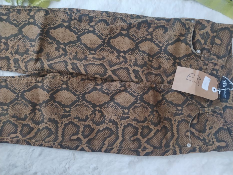 Spodnie wężowe.Jeans.36.Zara