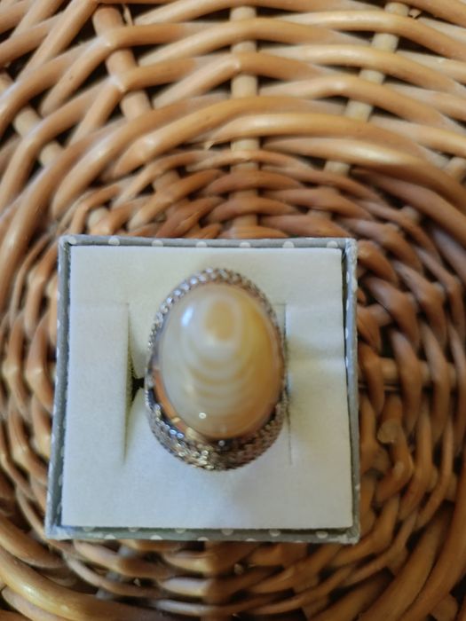 Pierścionek srebrny z agatem brazylijskim