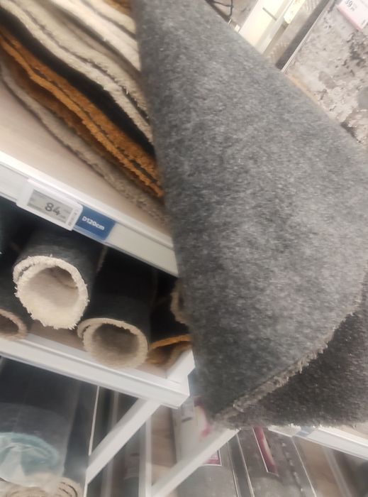 Tapete redondo com 1 metro e 20 de diâmetro cinzento