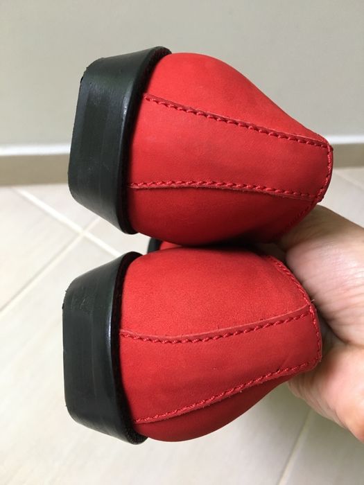Продам кожаные туфли казаки Benelli