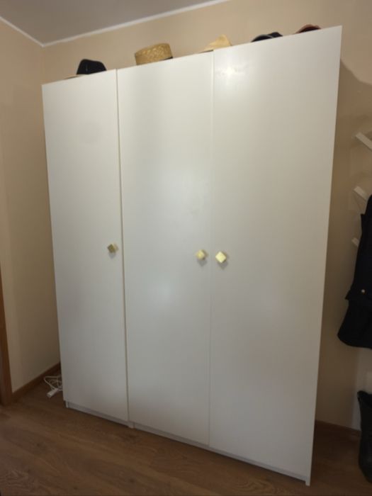 Armário 3 portas (tal como na imagem do ikea)