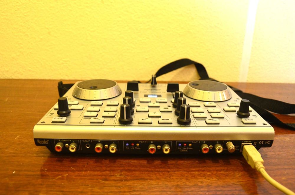 Controlador Hercules DJ console MK4