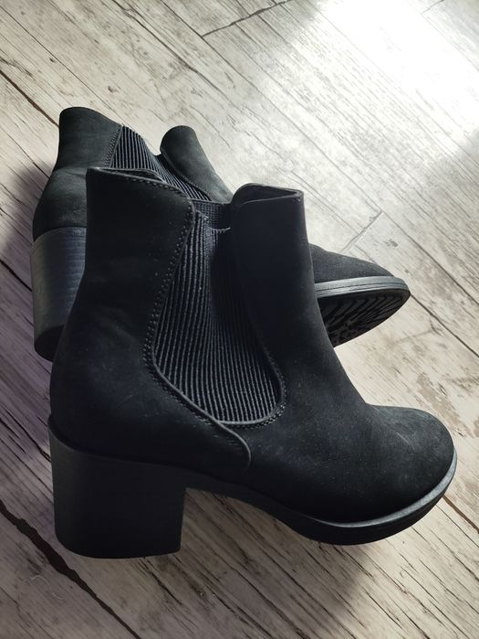 Nowe Czarne botki Anna Field 37, 23,5cm obcas 5,5cm 
Buty mają gumkę w
