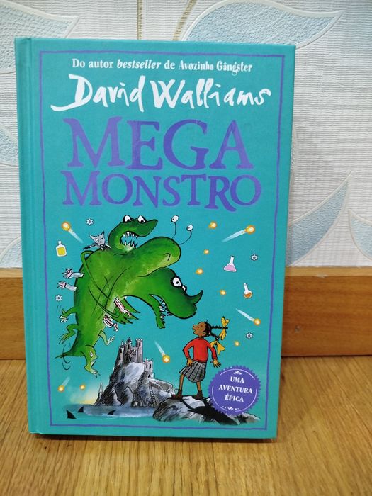 Livro: " Mega monstro"