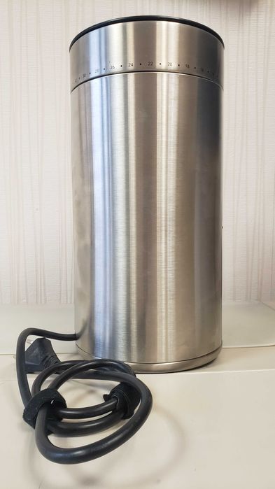 Młynek do kawy Wilfa Uniform WSFB-100S