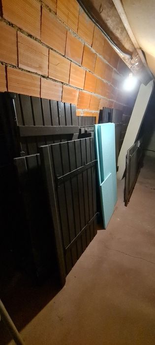 1 porta e Portadas de madeira