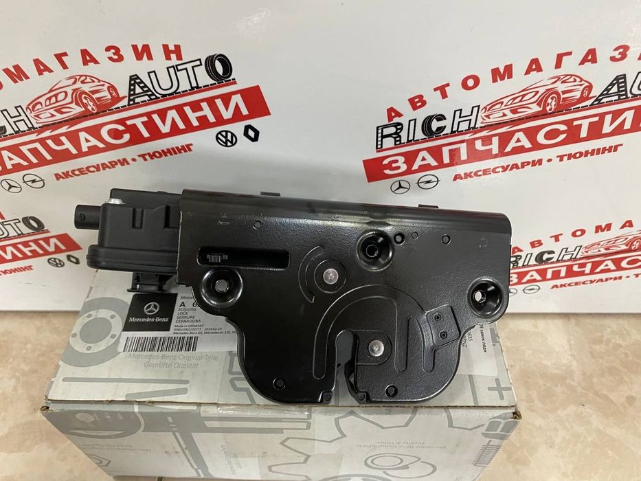 Замок багажника ляди Mercedes Viano Vito 639