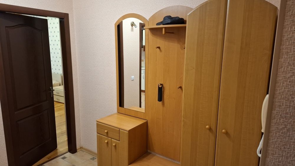 Урлівська, Позняки, 2-поверх, ДБЖ,без комісії