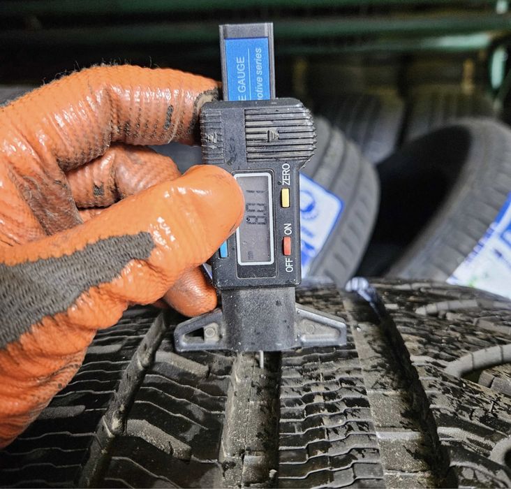 Шини зима 235/55 R17 Michelin резина комплект