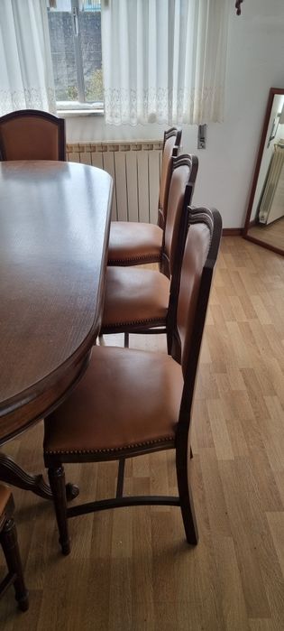 Mesa de Jantar em Madeira Maciça + Cadeiras