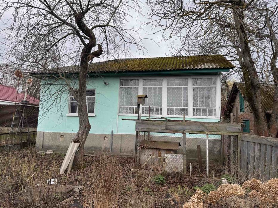 Продається затишний будинок площею 65 м² із присадибною ділянкою 10 соток у місті Остер!