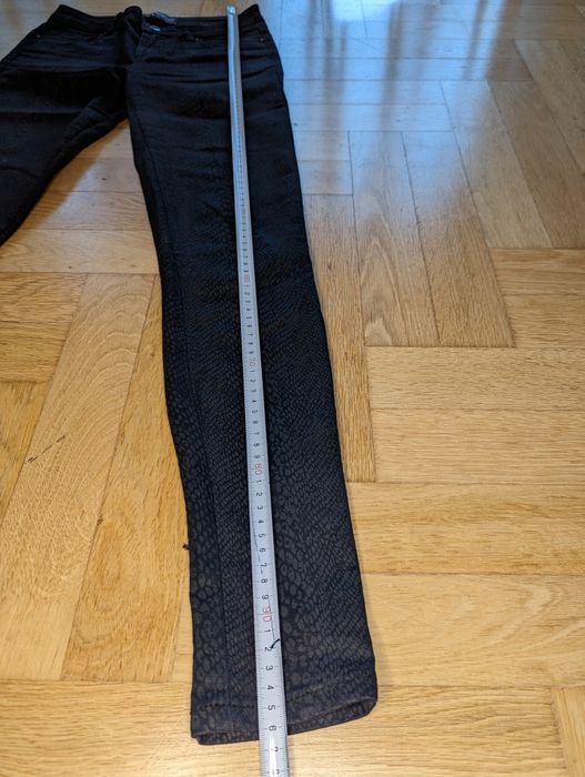 Spodnie Reserved 34 w wężowy wzór