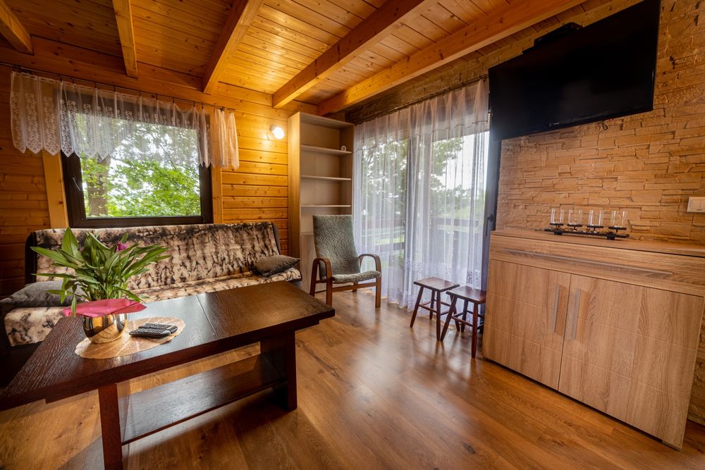 Domek w Chmielnie nad samym jeziorem