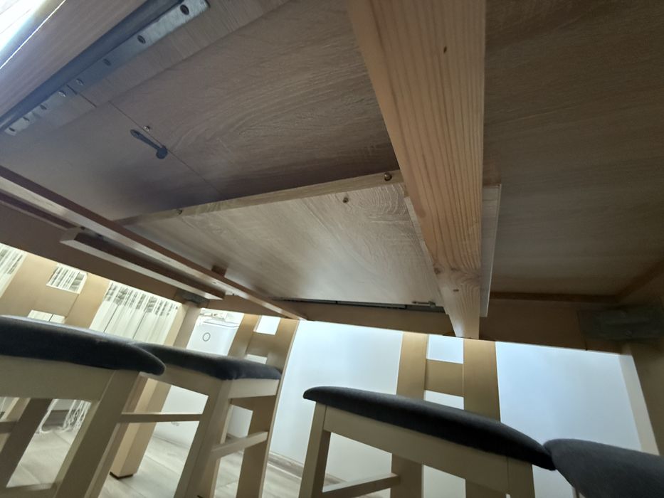 Stół do jadalni rozkladany z kompletem 6 krzeseł drewniany jasny