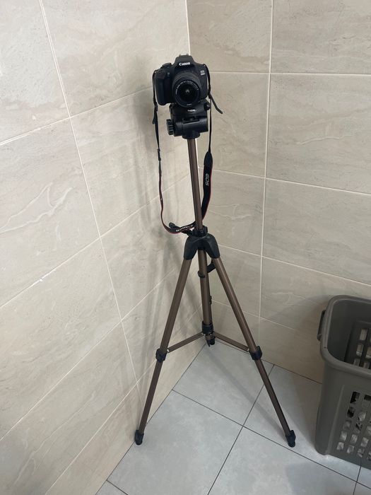 CânonEOS 2000D seminova64354166706947121