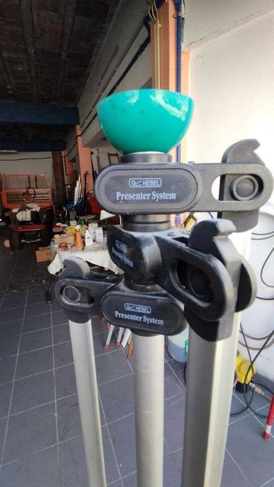 Suporte de Chão Hebel Presenter System para Desenhos Técnicos e Plantas
