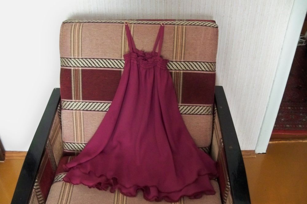 Нарядный сарафан на  8-9 лет