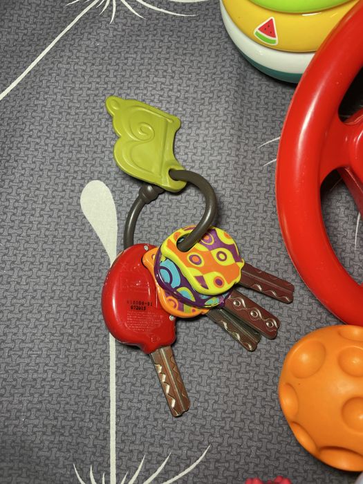 Набрр игрушек 6-18 месяцев