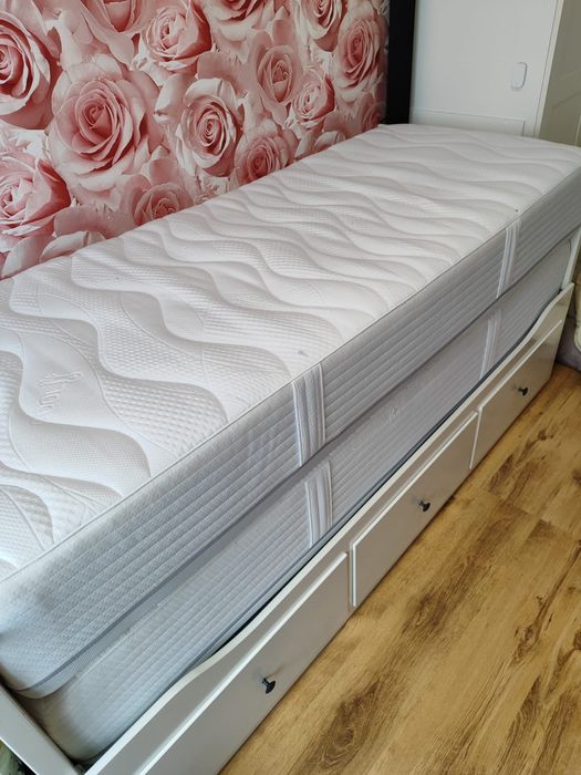 Łóżko IKEA Hemnes plus materace Jysk