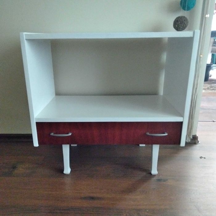 PRL stolik, konsola pod radio.