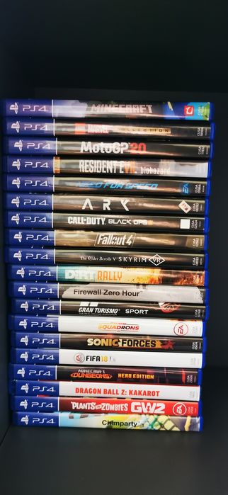 Playstation 4 + 2 comandos + óculos VR + 10 jogos